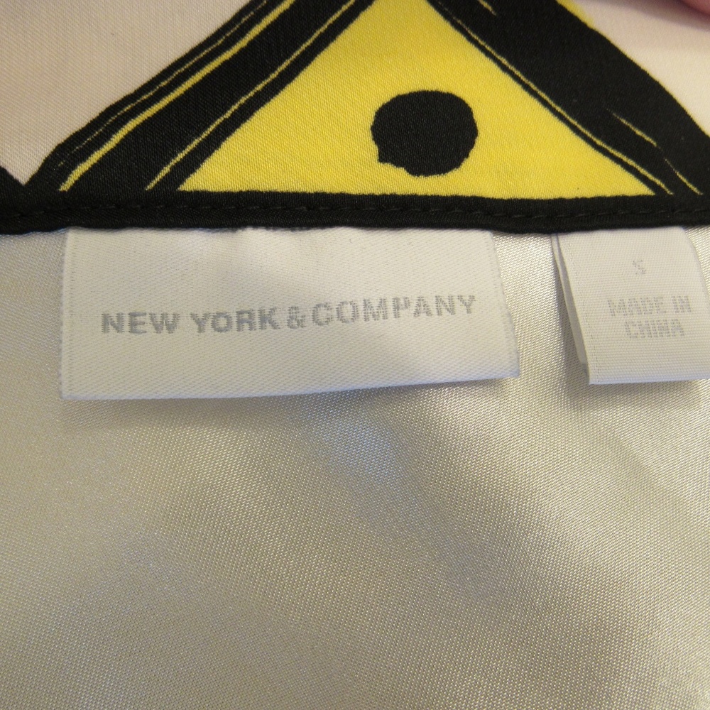 NY & Co Geometric Sleeveless Wrap Dress Yellow - Picture 5 of 6